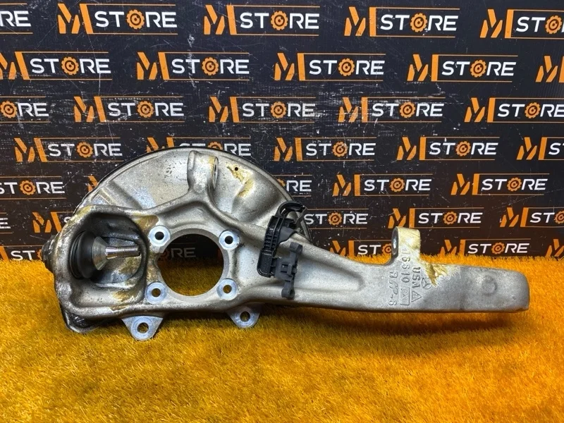 Кулак поворотный Mercedes-Benz M-Class 2012 A1663301020 W166 276.955, передний правый