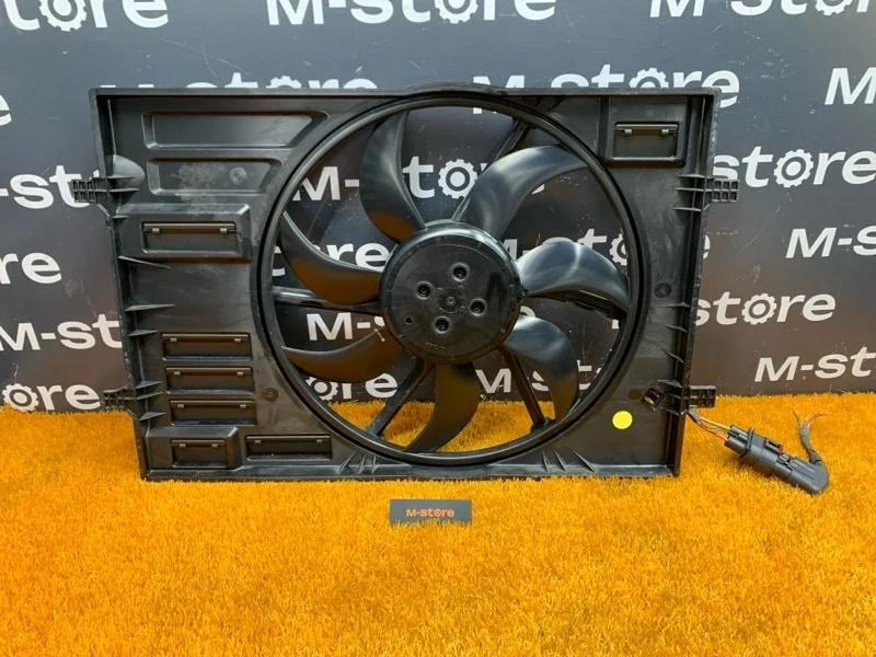 Вентилятор радиатора Audi A3 2013 5Q0121203CB 8V CJSB