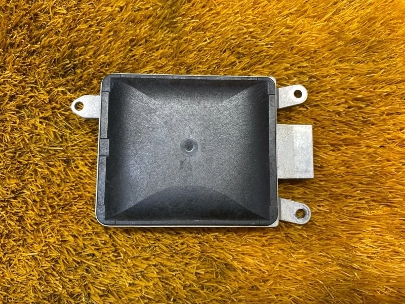 Датчик слепых зон (радарный датчик) Volkswagen Touareg 2013 7P6907566 7P CGRA