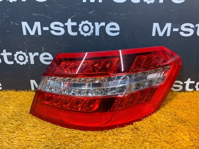 Фонарь задний Mercedes-Benz E-Class 2012 A2129060658 W212 276.952, правый
