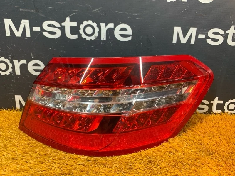 Фонарь задний Mercedes-Benz E-Class 2013 A2129060658 W212 276.952, правый