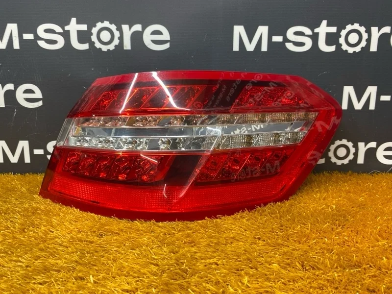 Фонарь задний Mercedes-Benz E-Class 2009 A2129066901 W212 272.980, правый