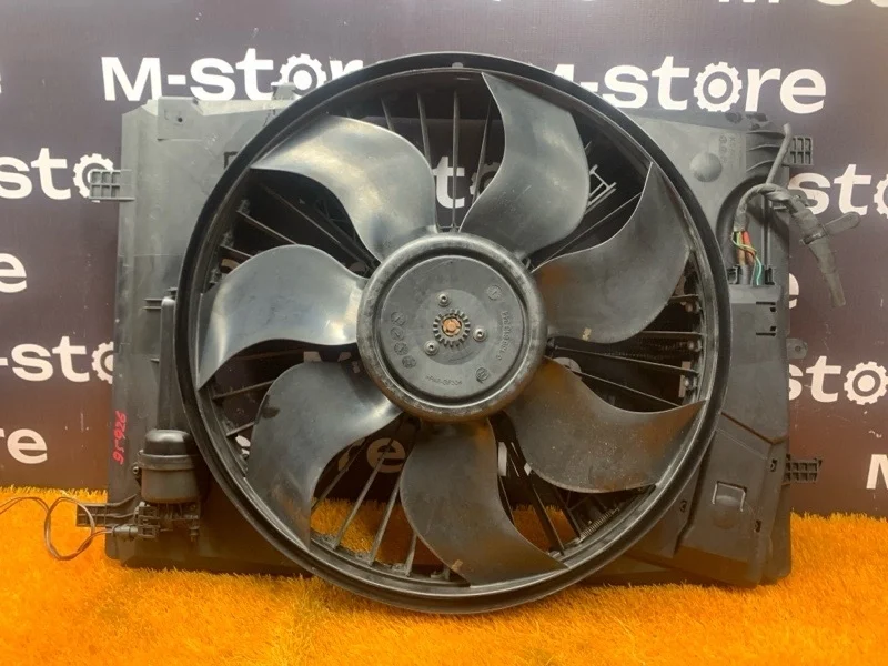 Вентилятор радиатора Mercedes-Benz C-Class 2010 A2045000393 W204 271.860