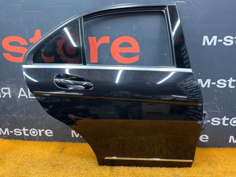 Дверь Mercedes-Benz C-Class 2009 A2047300205 W204 271.950, задняя правая