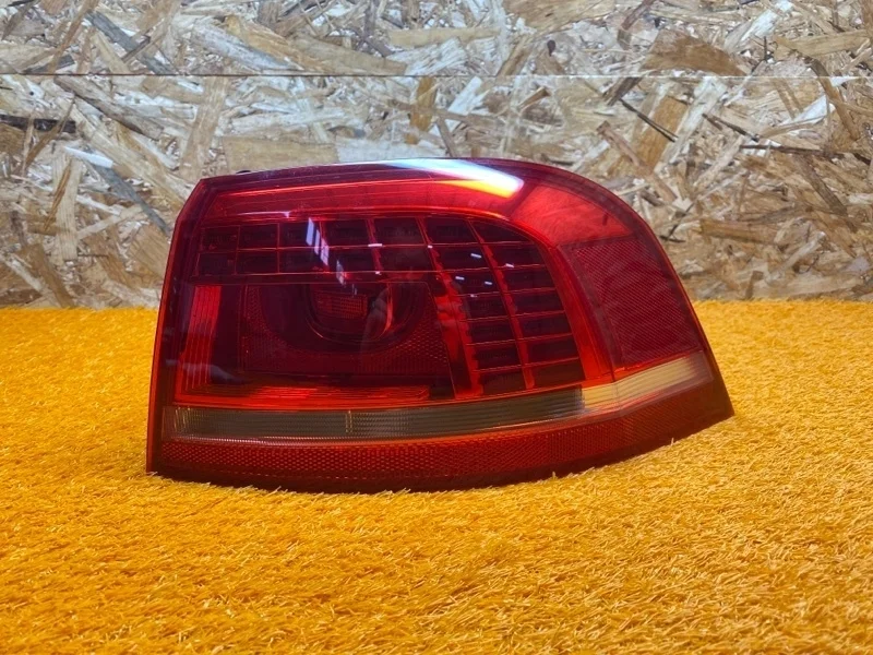 Фонарь задний Volkswagen Passat 2011 3AF945208 B7 CAXA, правый