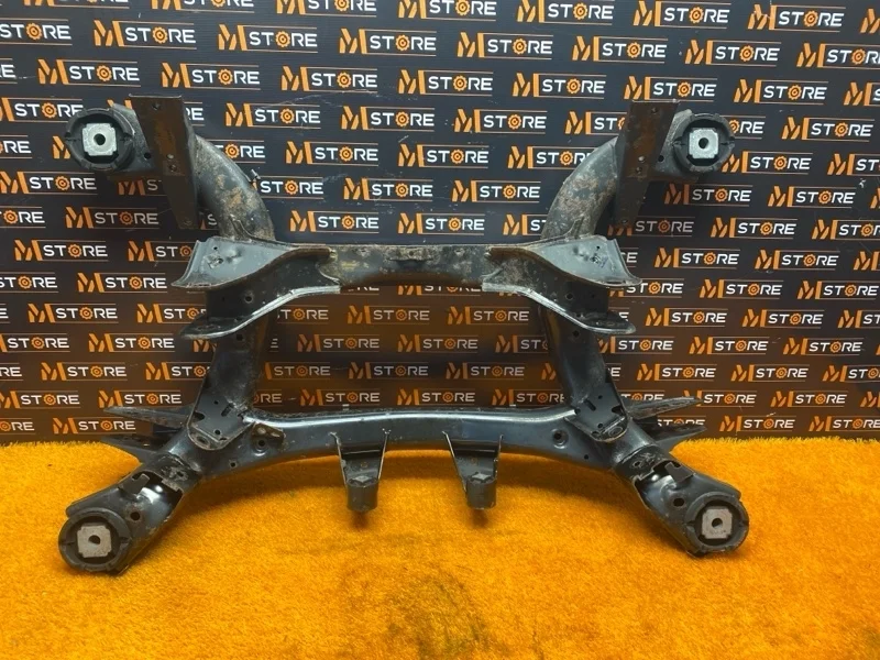 Балка поперечная (подрамник) Bmw X5 2009 33316863815 E70 N52B30A, задняя