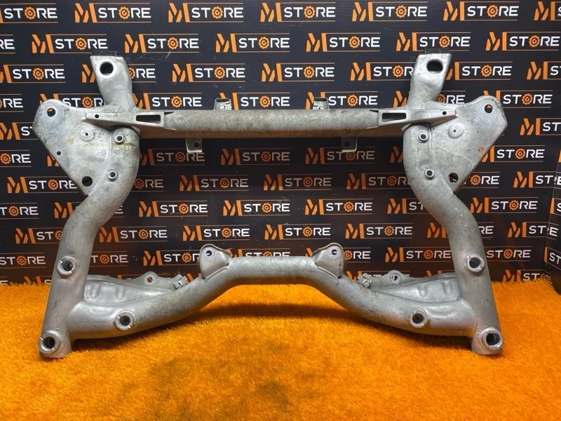 Балка поперечная (подрамник) Mercedes-Benz C-Class 2009 A2046280557 W204 271.950, передняя