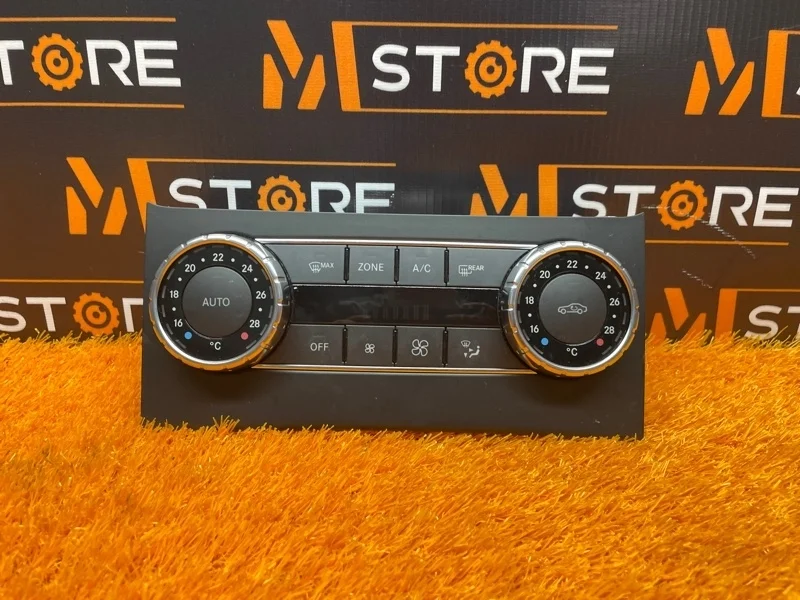 Блок управления климат-контролем Mercedes-Benz C-Class 2012 A2049003803 W204 271.820