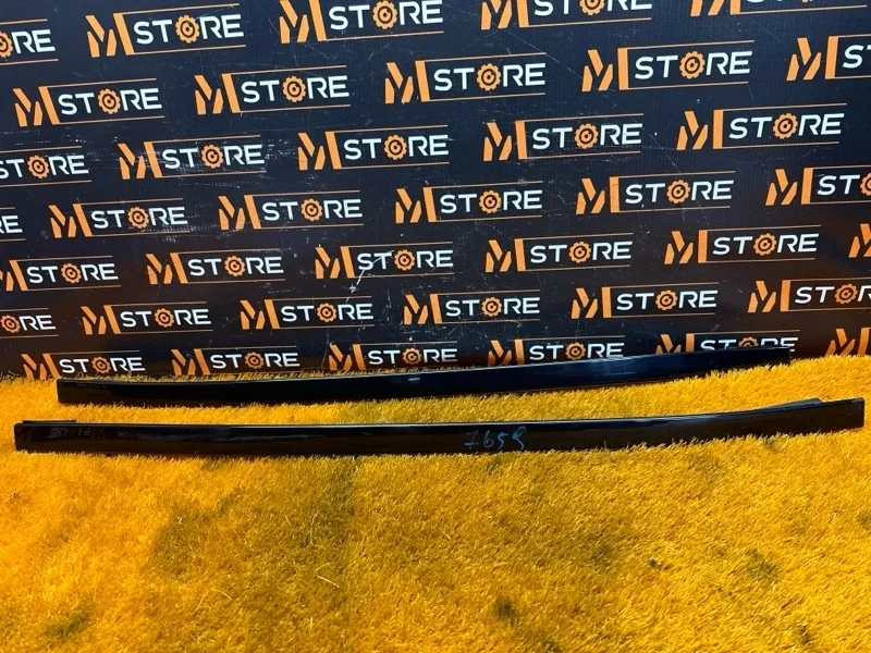 Молдинг лобового стекла BMW 5-Series 2011 51137362463 F11 N52B30A