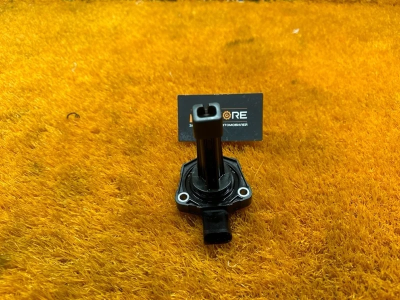 Датчик уровня масла Audi Q5 2010 03C907660H 8R CALB