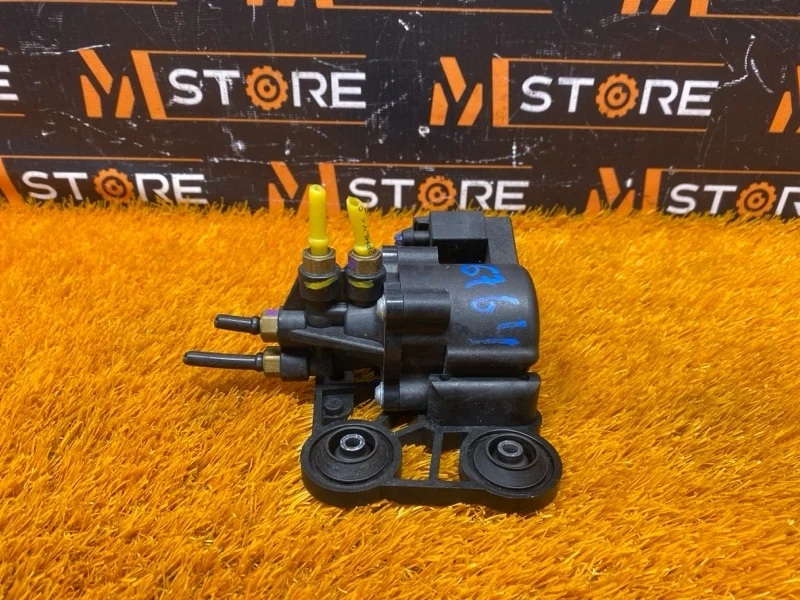 Блок клапанов пневмоподвески Land Rover Range Rover 2002 RVK000050 L322 M62B44, задний