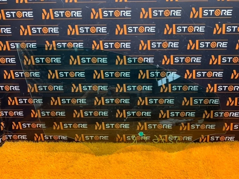 Стекло боковое Mercedes-Benz GLA-Class 2014 A1567250210 X156 270.920, переднее правое