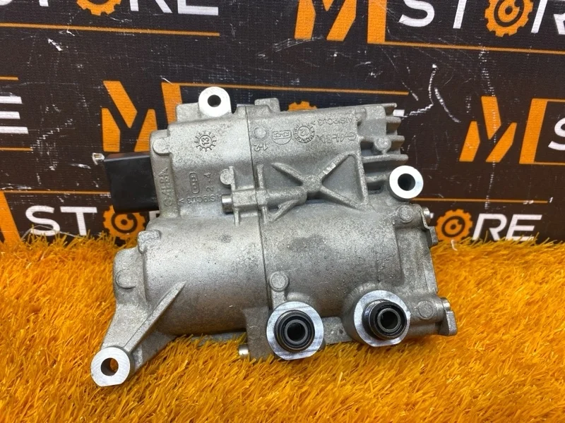 Насос масляный Mercedes-Benz E-Class 2014 A2212700197 W212 642.852