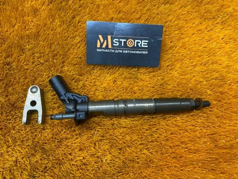 Форсунка топливная Mercedes-Benz E-Class 2014 A6420701187 W212 642.852