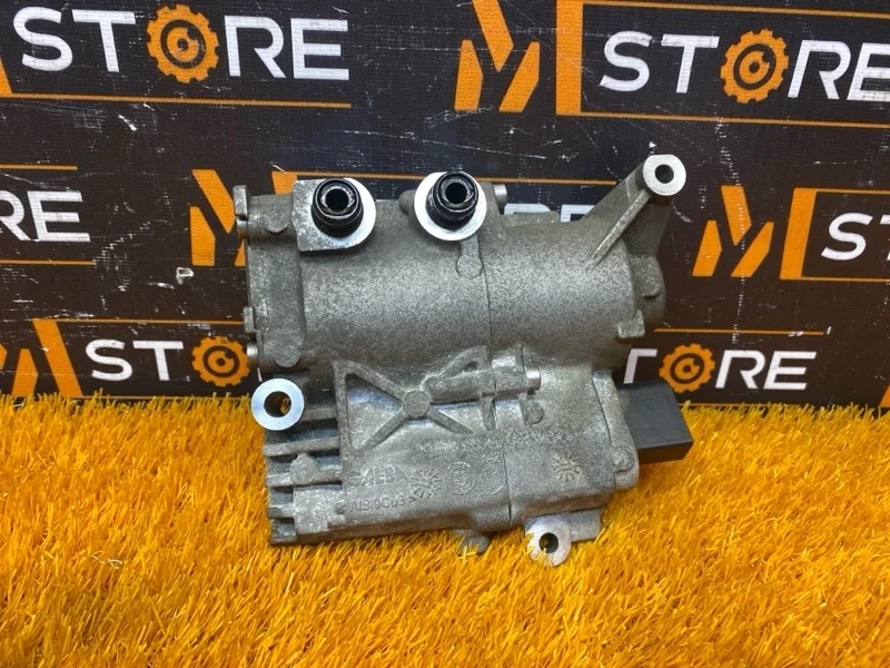 Насос масляный Mercedes-Benz E-Class 2011 A2212700197 W212 276.952