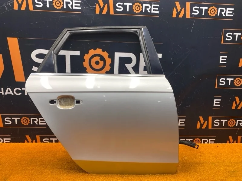 Дверь Audi A4 2009 8K9833052D B8/8K CDNC, задняя правая