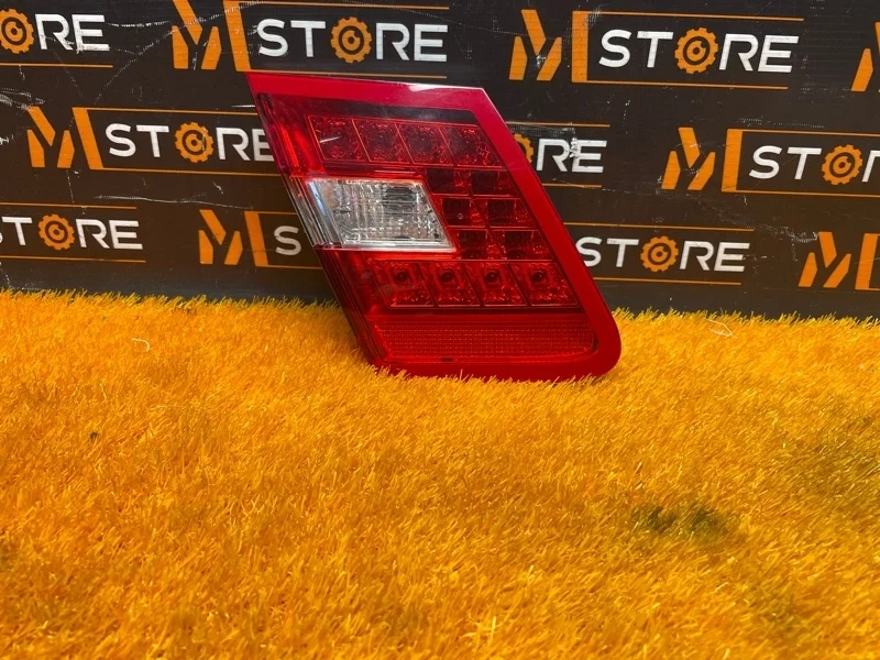 Фонарь крышки багажника Mercedes-Benz E-Class 2009 A2128200764 W212 272.952, левый