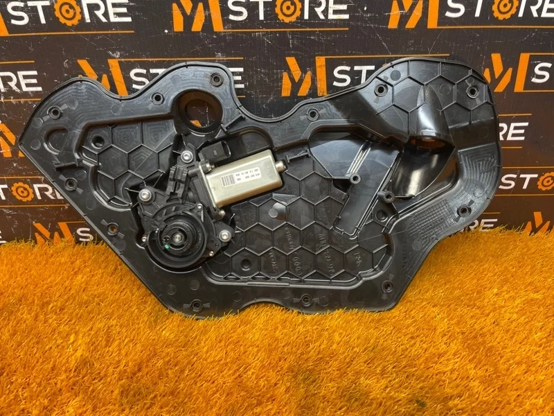 Доводчик двери Audi A8 2011 4F0837059 D4/4H CGWA, задний левый