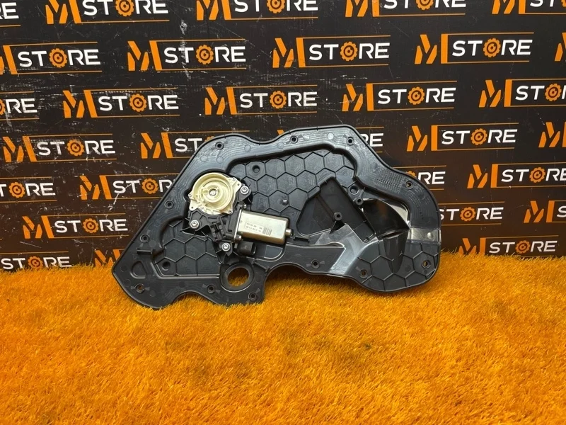 Доводчик двери Audi A8 2011 4F0837060 D4/4H CGWA, задний правый