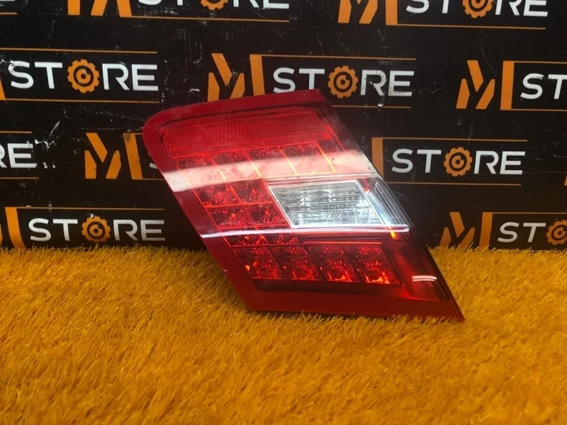 Фонарь крышки багажника Mercedes-Benz E-Class 2009 A2128200764 W212 272.952, левый