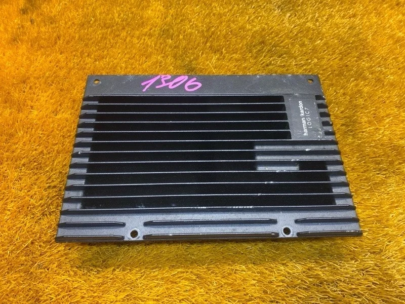 Усилитель звука Land Rover Discovery 2005 XQK500105 L319 448PN