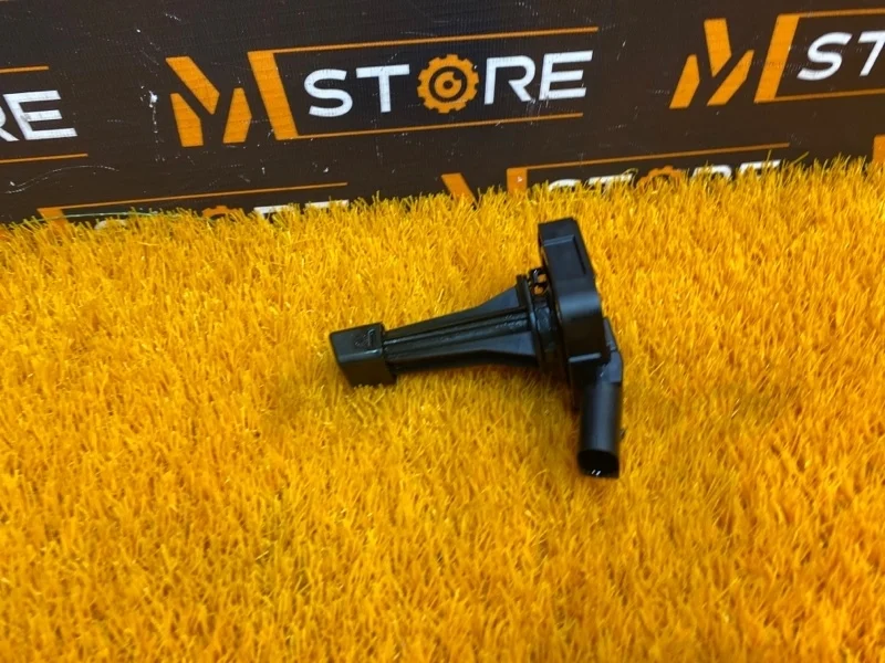 Датчик уровня масла Audi Q5 2012 03C907660H 8R CDN