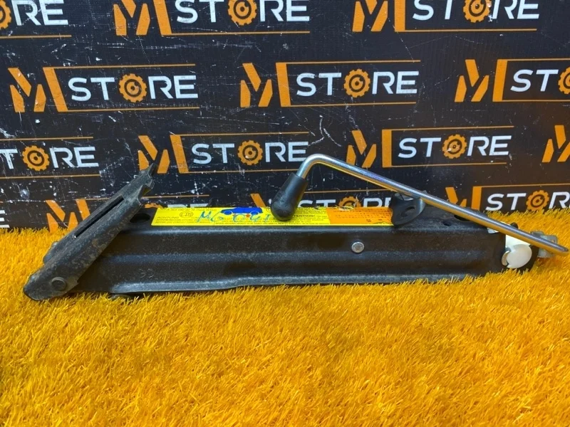 Домкрат Mercedes-Benz M-Class 2001 A1635800018 W163 112.942