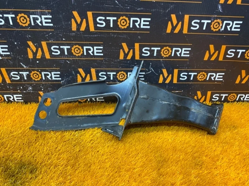 Кронштейн усилителя бампера Volvo Xc60 2013 30760140 DZ47 B4204T7, передний левый