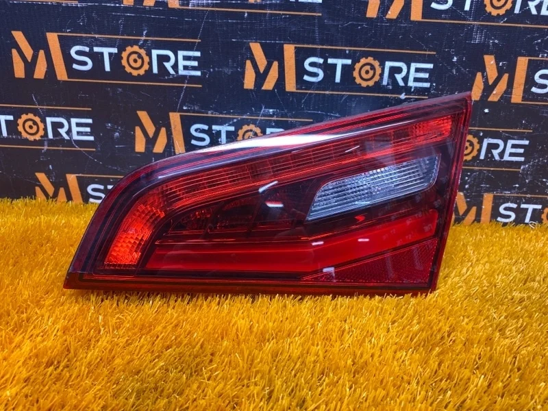 Фонарь крышки багажника Audi A3 2013 8V4945094A 8V CJSB, правый