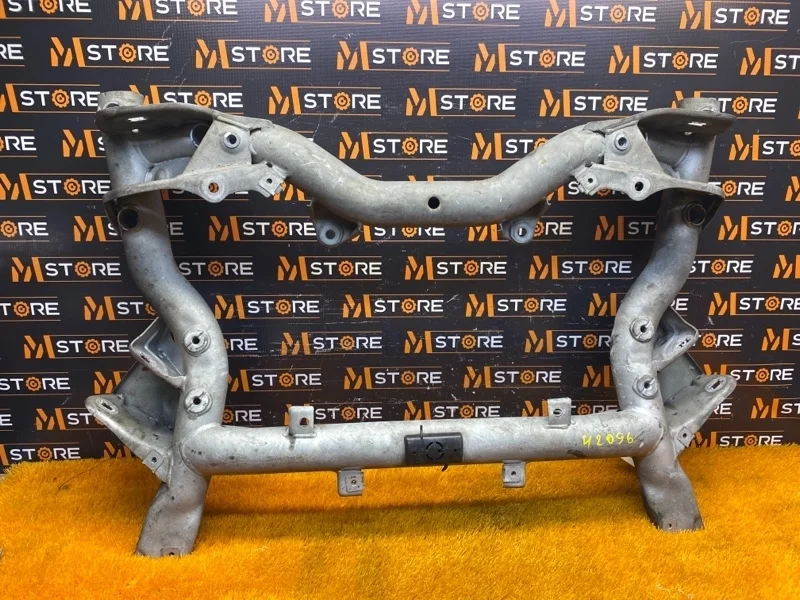 Балка поперечная (подрамник) Mercedes-Benz C-Class 2008 A2046280557 W204 272.947, передняя