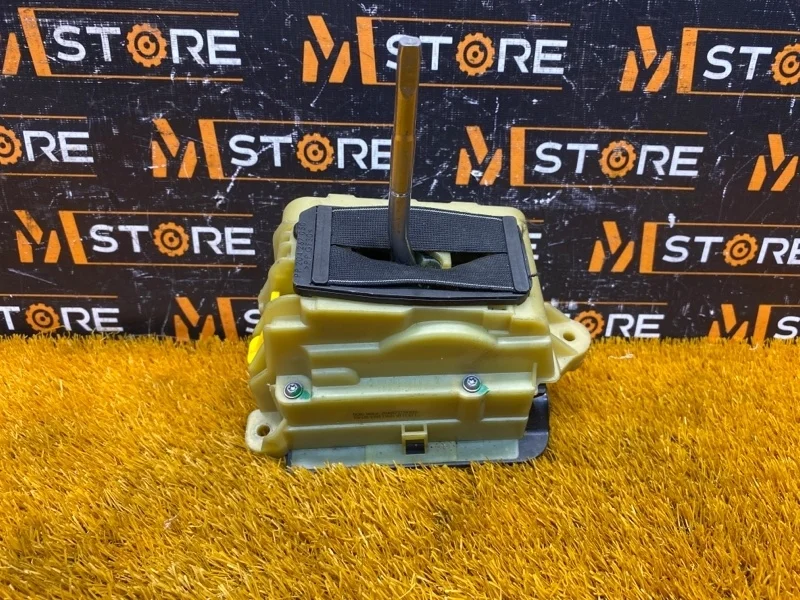 Селектор АКПП Mercedes-Benz C-Class 2008 A2042675824 W204 272.947