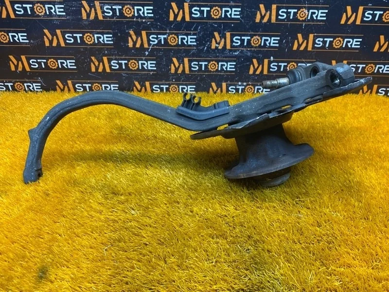 Ступица Mercedes-Benz S-Class 2003 A2205460243 W220 112.972, передняя правая