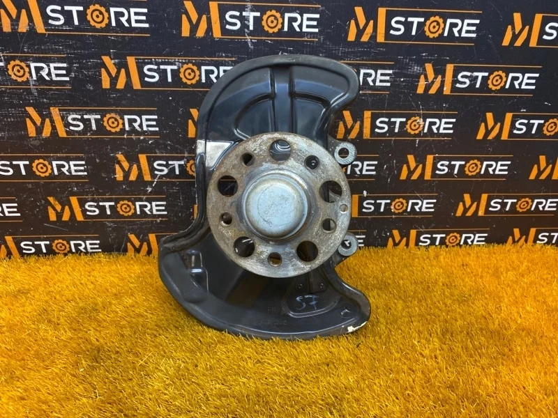 Ступица Mercedes-Benz C-Class 2010 A2043320101 W204 271.860, передняя левая