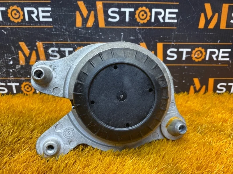 Подушка двигателя Mercedes-Benz C-Class 2015 A2052400300 W205 274.920, правая