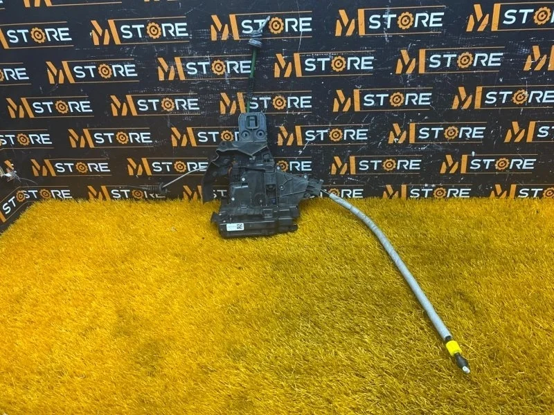 Замок двери Mercedes-Benz C-Class 2015 A0997303800 W205 274.920, задний правый