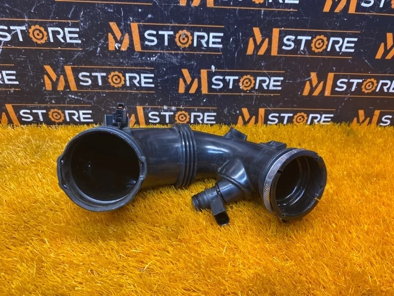 Патрубок воздушного фильтра Mercedes-Benz C-Class 2015 A2740900029 W205 274.920