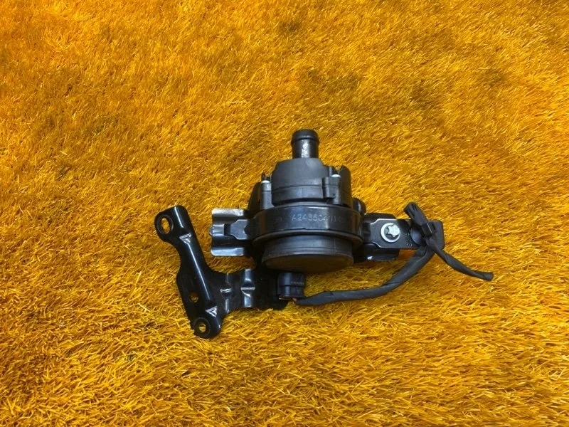 Помпа дополнительная Mercedes-Benz Cla-Class 2013 A0005000686 C117 270.910