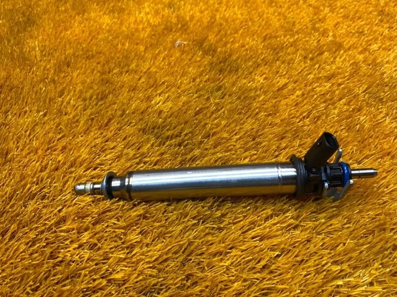 Форсунка топливная Mercedes-Benz Cla-Class 2013 A2780700687 C117 270.910