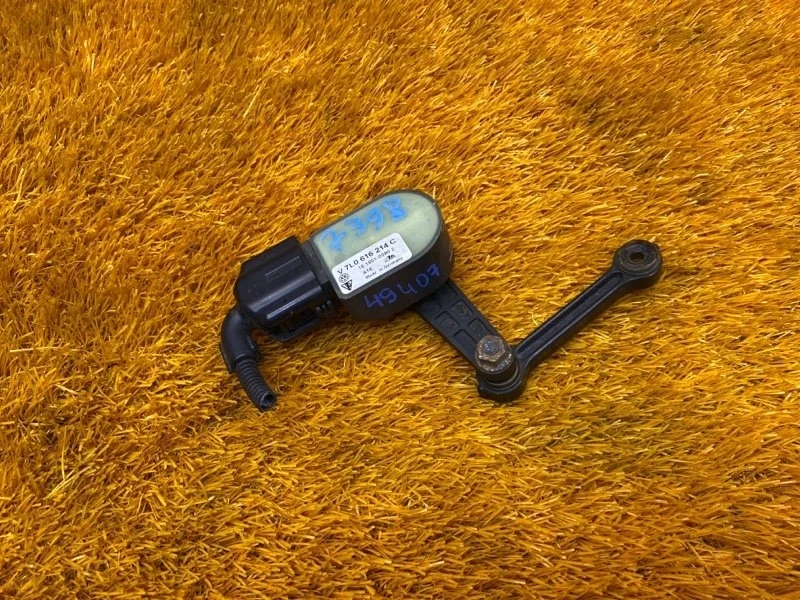 Датчик высоты дорожного просвета Audi Q7 2007 7L0616214C 4LB BAR