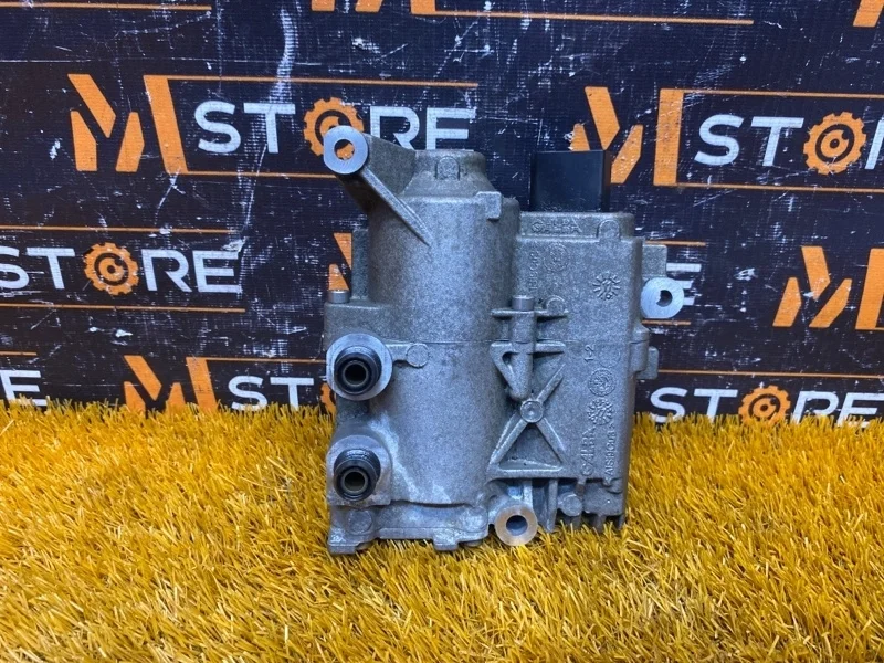 Насос масляный Mercedes-Benz Cls-Class 2011 A2212700197 W218 276.952