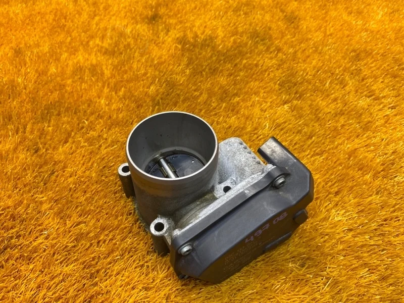 Дроссельная заслонка Audi A3 2013 03C133062S 8P CAX