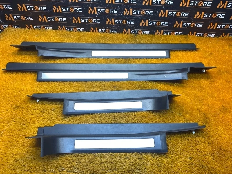 Накладка на порог салона Mercedes-Benz C-Class 2004 A2036801035 W203 271.948