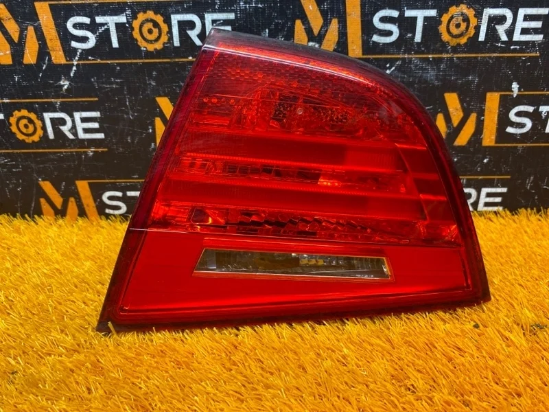 Фонарь крышки багажника BMW 3-Series 2009 7154156 E90 N46B20B, правый