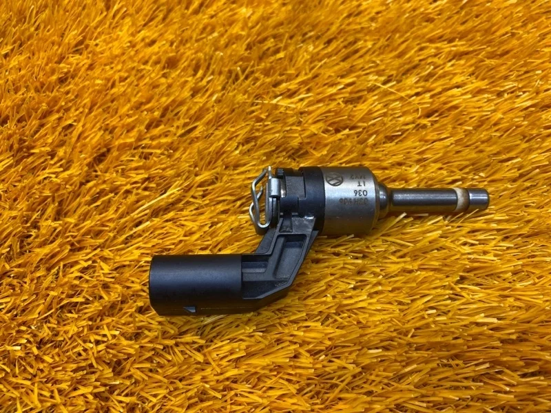 Форсунка топливная Volkswagen Touareg 2013 03H906036 7P CGRA