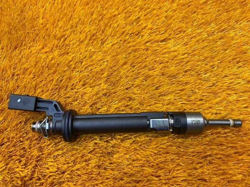 Форсунка топливная Volkswagen Touareg 2013 03H906036A 7P CGRA