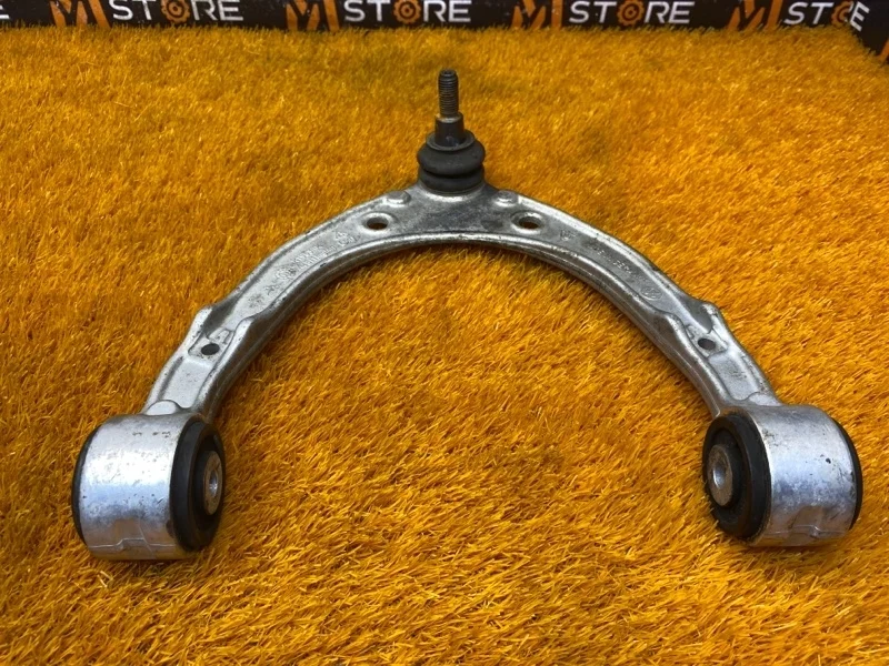 Рычаг подвески верхний Volkswagen Touareg 2013 7P0407021 7P CGRA, передний левый