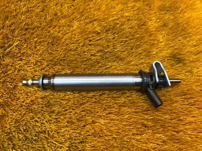 Форсунка топливная Mercedes-Benz E-Class 2011 A2780700687 C207 276.957