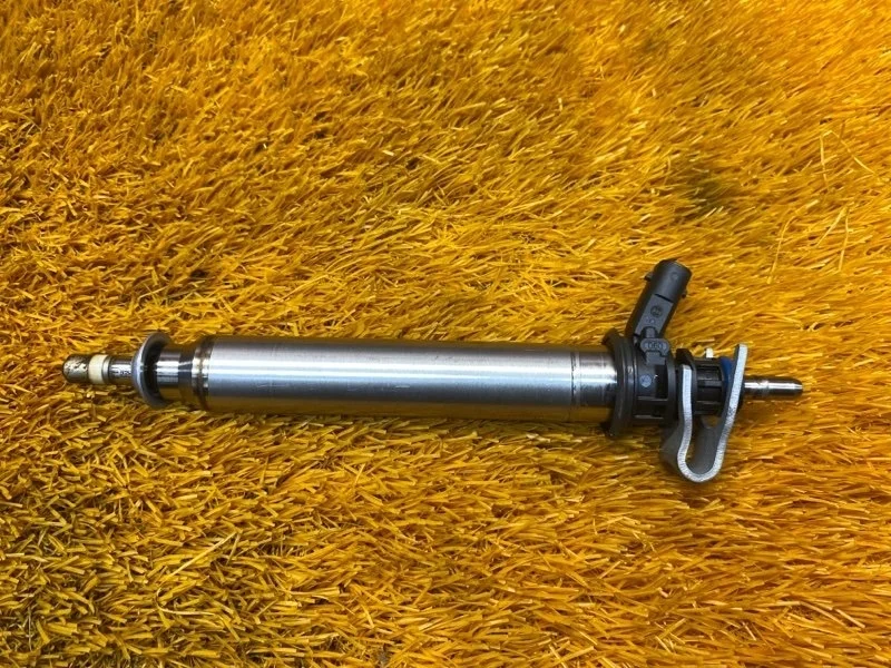 Форсунка топливная Mercedes-Benz E-Class 2011 A2780700687 C207 276.957