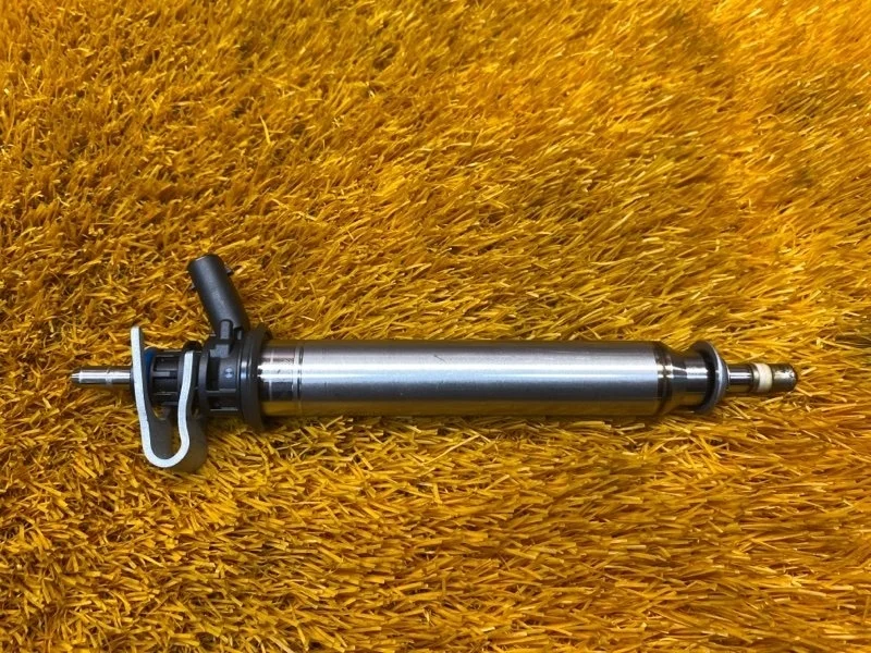 Форсунка топливная Mercedes-Benz E-Class 2011 A2780700687 C207 276.957