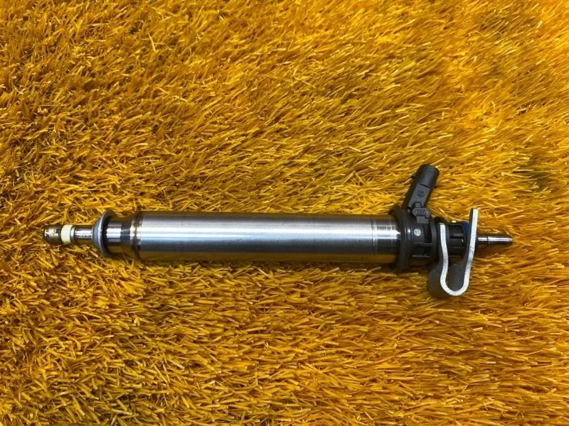 Форсунка топливная Mercedes-Benz E-Class 2011 A2780700687 C207 276.957